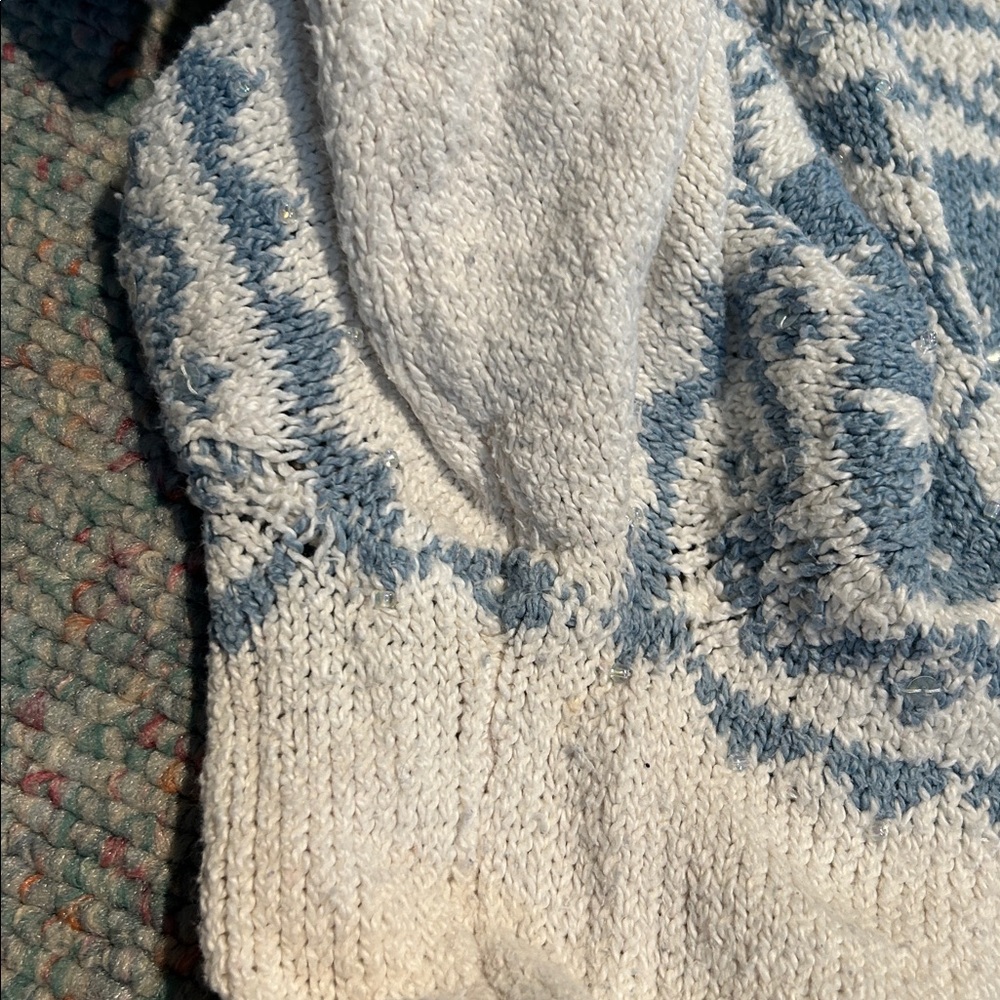 Woman’s Cream and Blue Turtleneck Sweater - Picture 10 of 14
